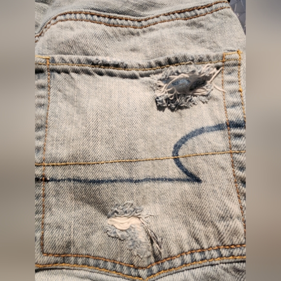 American Eagle Outfitters High-waisted Distressed Jean Shorts - Picture 3 of 6
